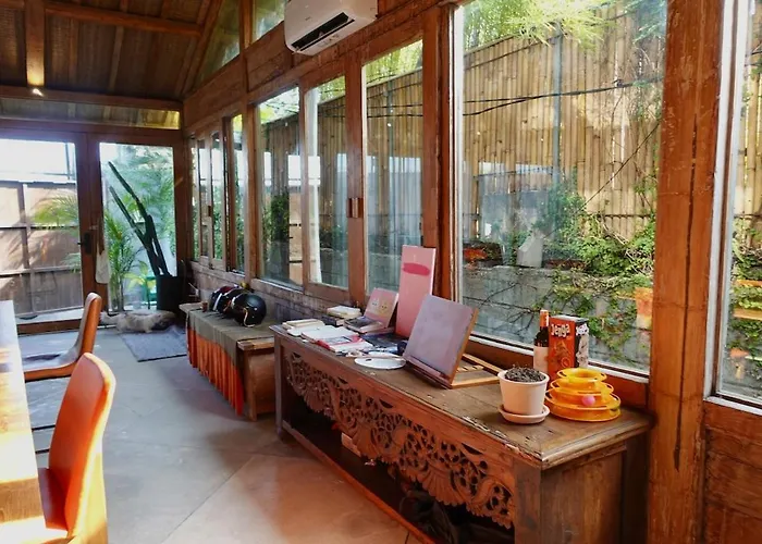 Ferienhaus Spacious Family & Office Canggu, With Cats Canggu