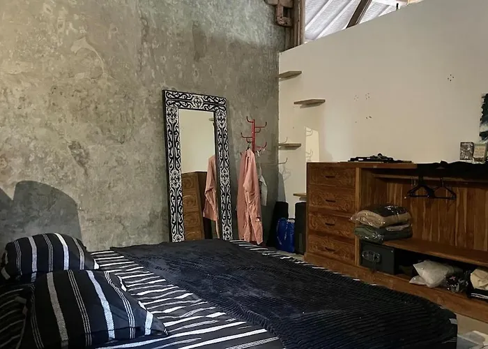 Spacious Family & Office Canggu, With Cats Ferienhaus Canggu
