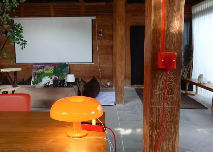 Ferienhaus Spacious Family & Office Canggu, With Cats Canggu